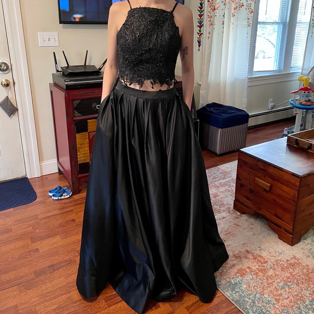 Beautiful 2 piece formal dress